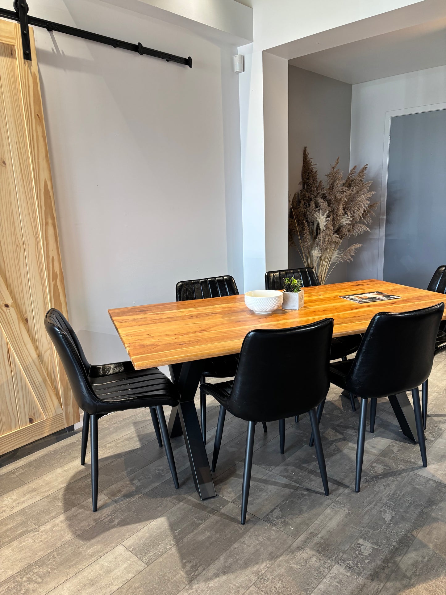 Ensemble table Acacia 72” + chaises cuir végétal